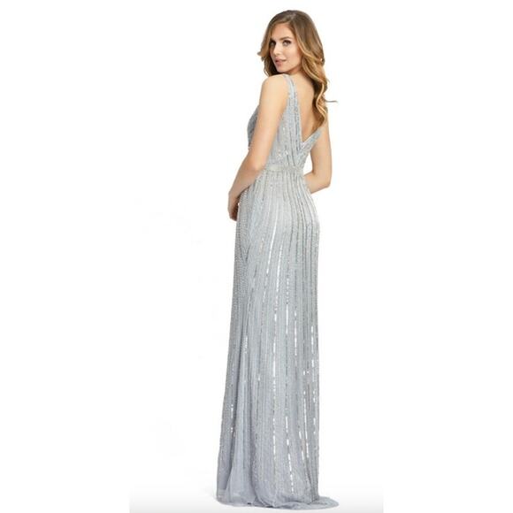 MAC DUGGAL Dress Size 4 Evening Gown Sequin NEW Silver Platinum V Neck Flaw - Picture 2 of 4